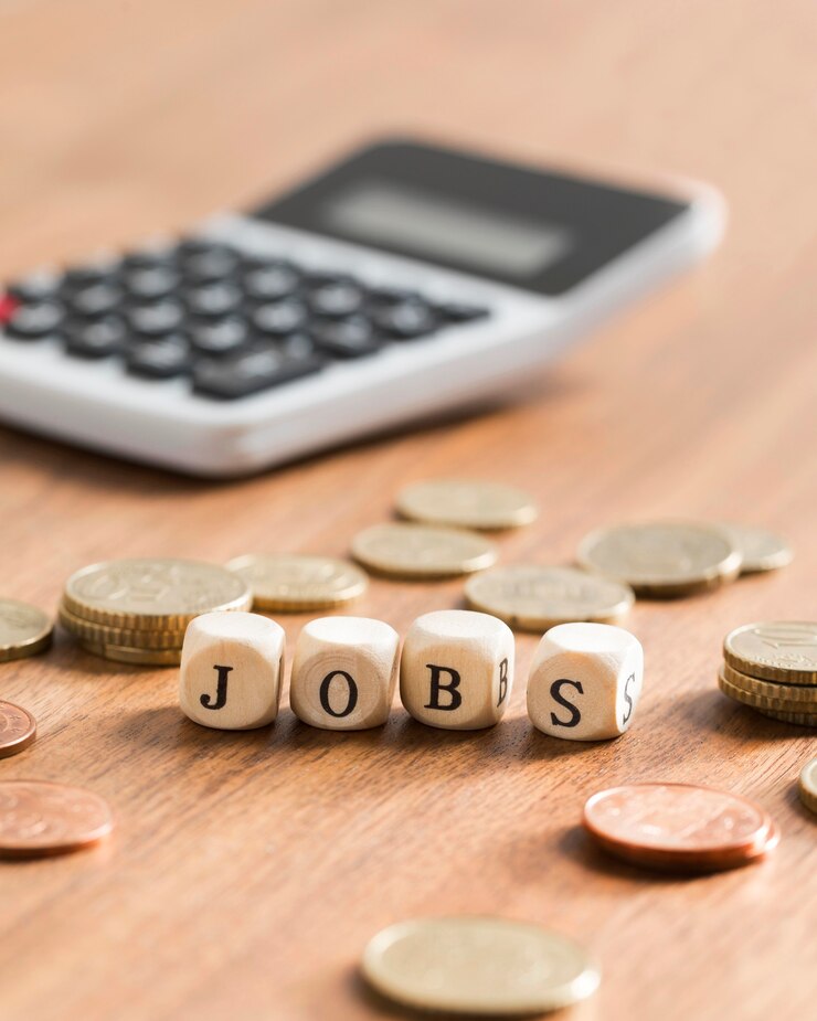 Wage growth slows as UK job market begins to stall