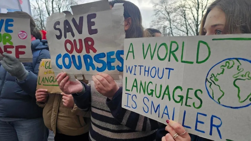 University students facing course 'cold spots' as enrolments fall
