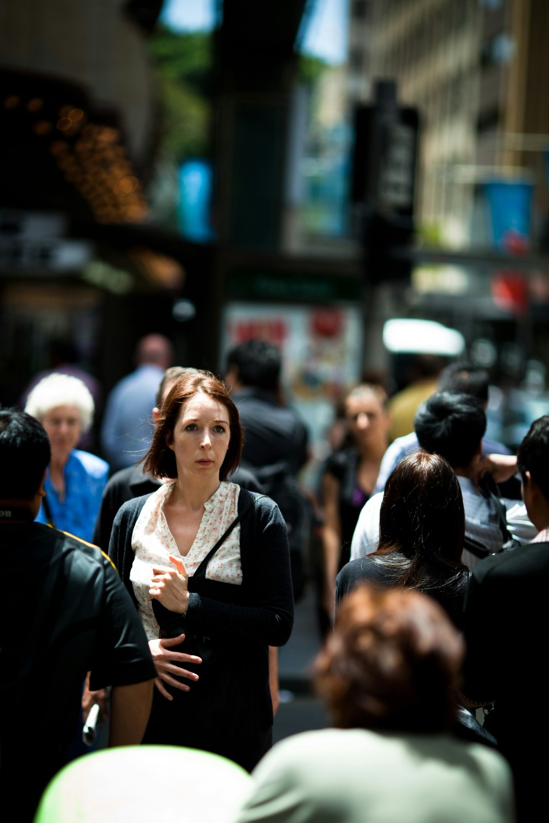 UK jobs market weakens as unemployment rate rises