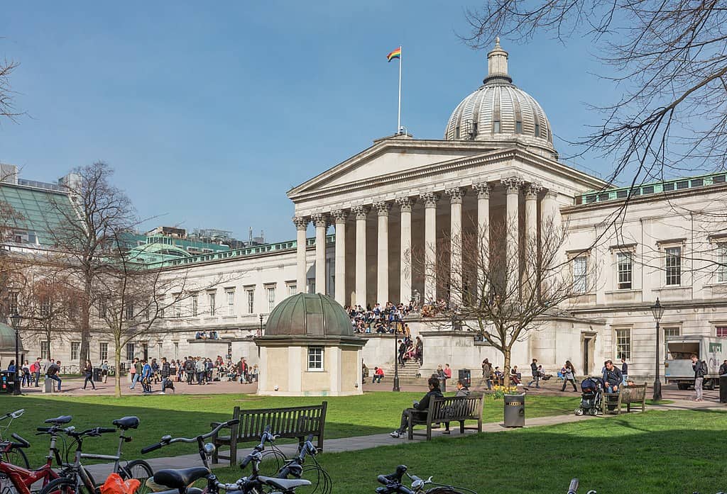 UK international student numbers hit record levels in 2022/23