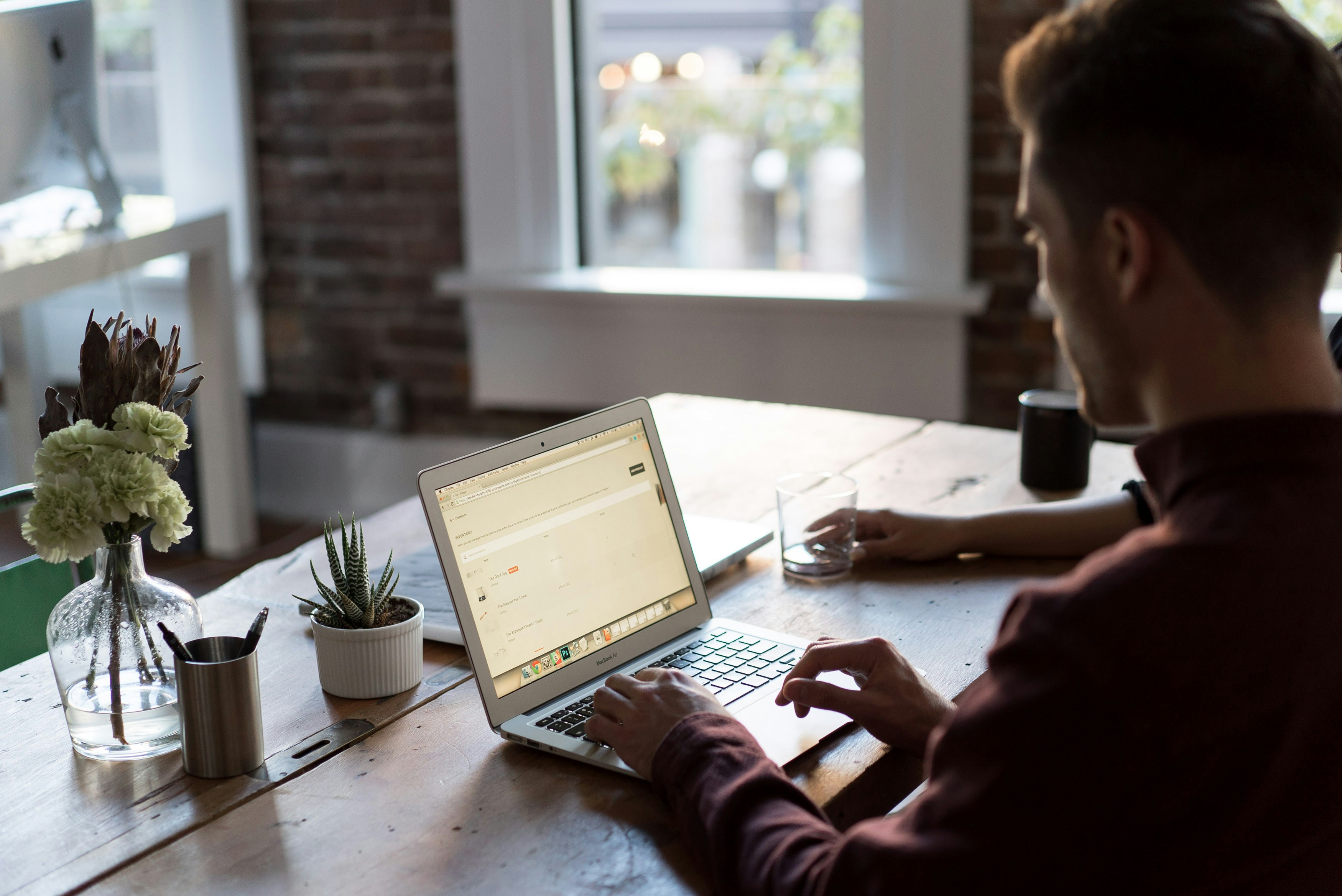 Looking for work? These 2 AI skills can help you beat the competition, say career experts