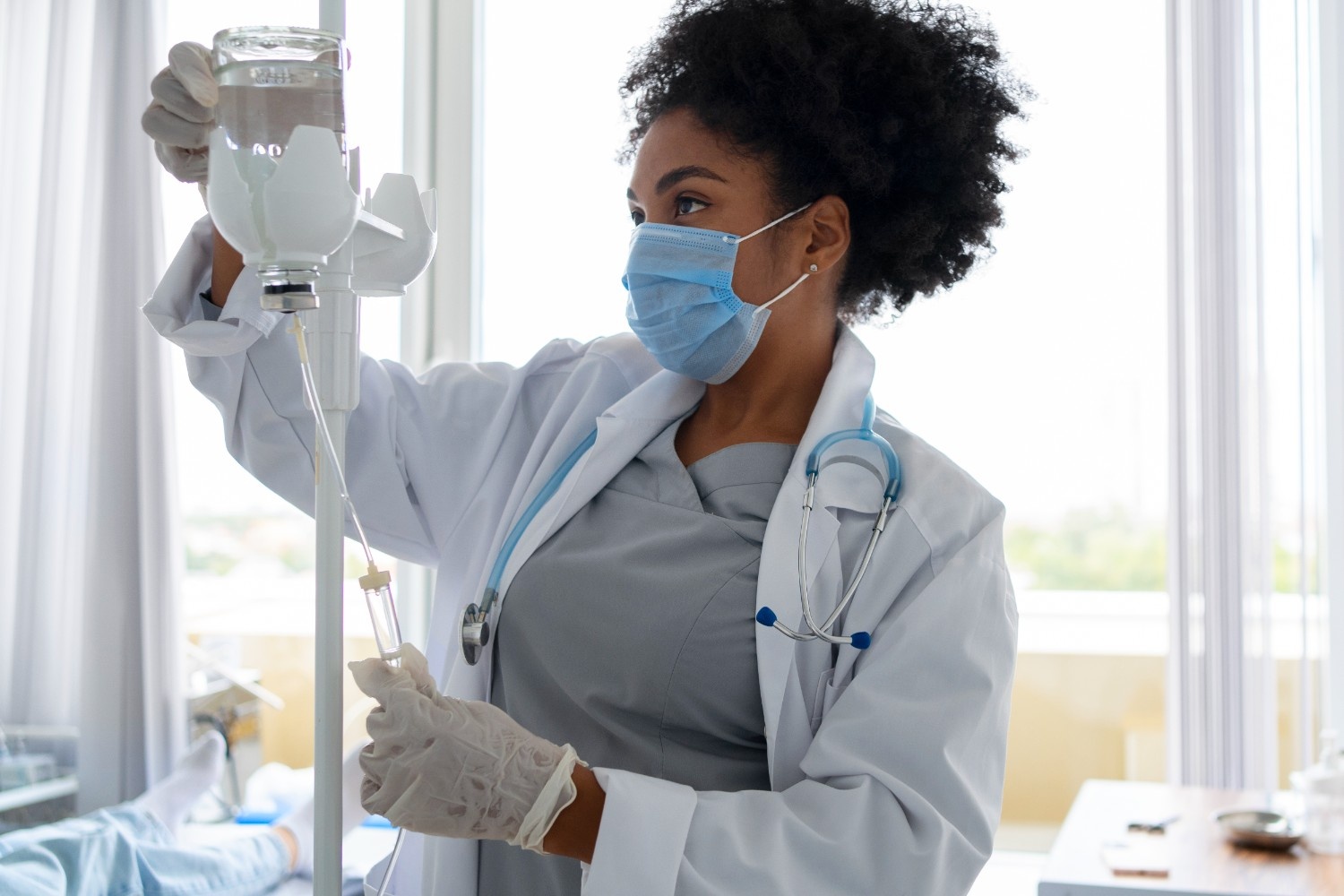 UK graduates and healthcare workers worst hit as jobs market ‘cools’