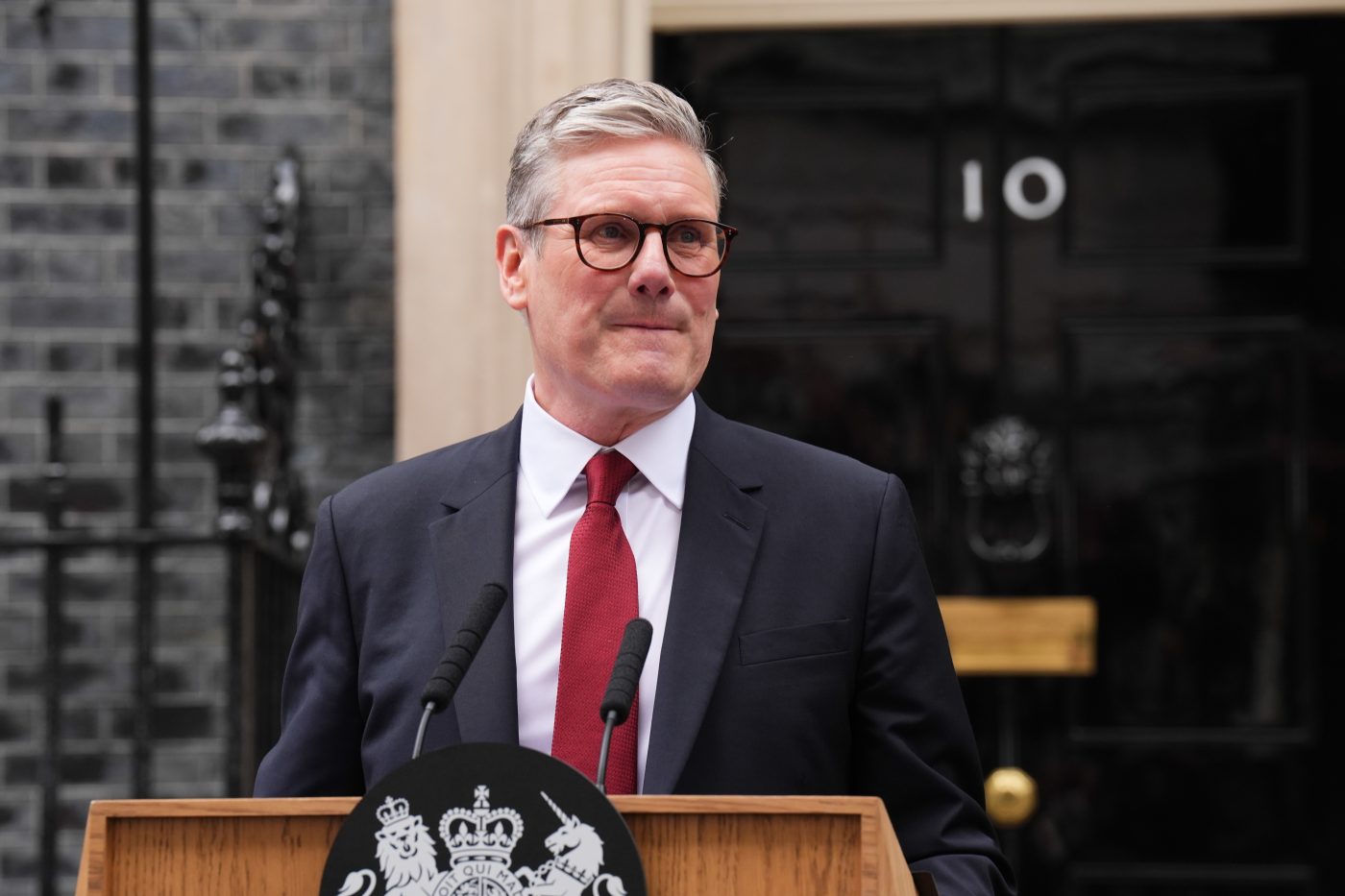 Starmer considering digital ID scheme to tackle illegal migration